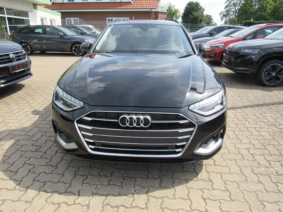 Audi A4 - Thumbnail 3