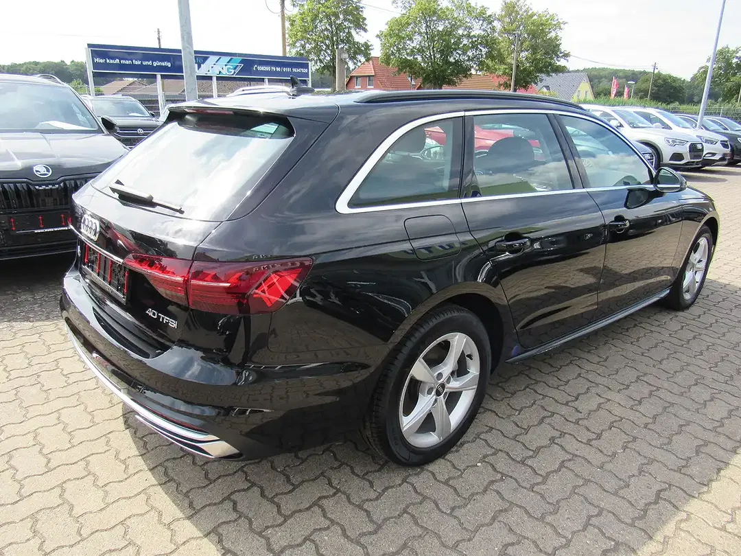Audi A4 - Thumbnail 5