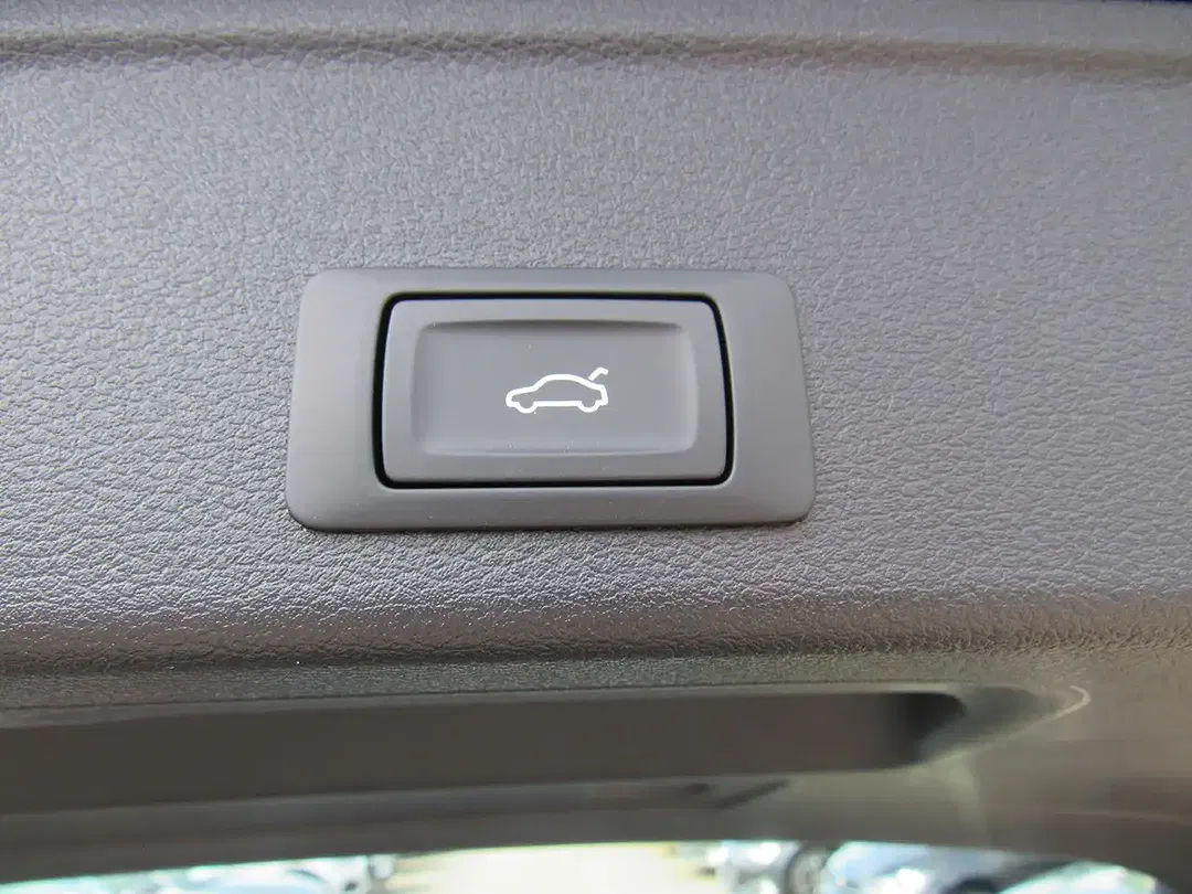 Audi A4 - Thumbnail 8