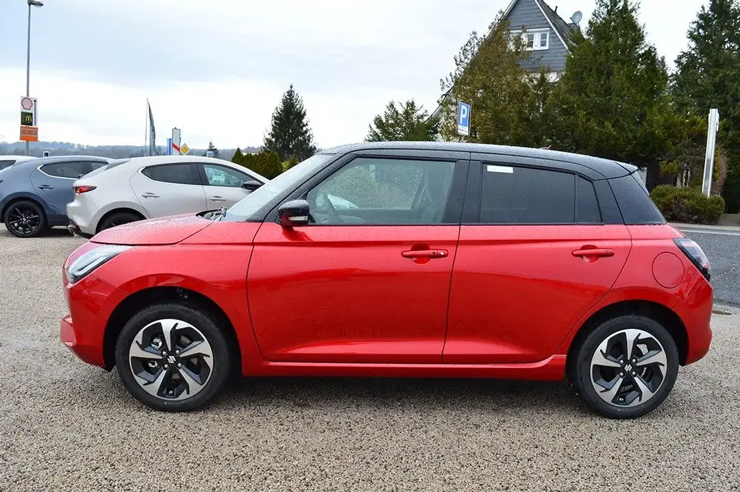 Suzuki Swift - Thumbnail 4