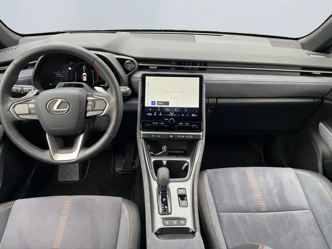 Lexus LBX - Thumbnail 8
