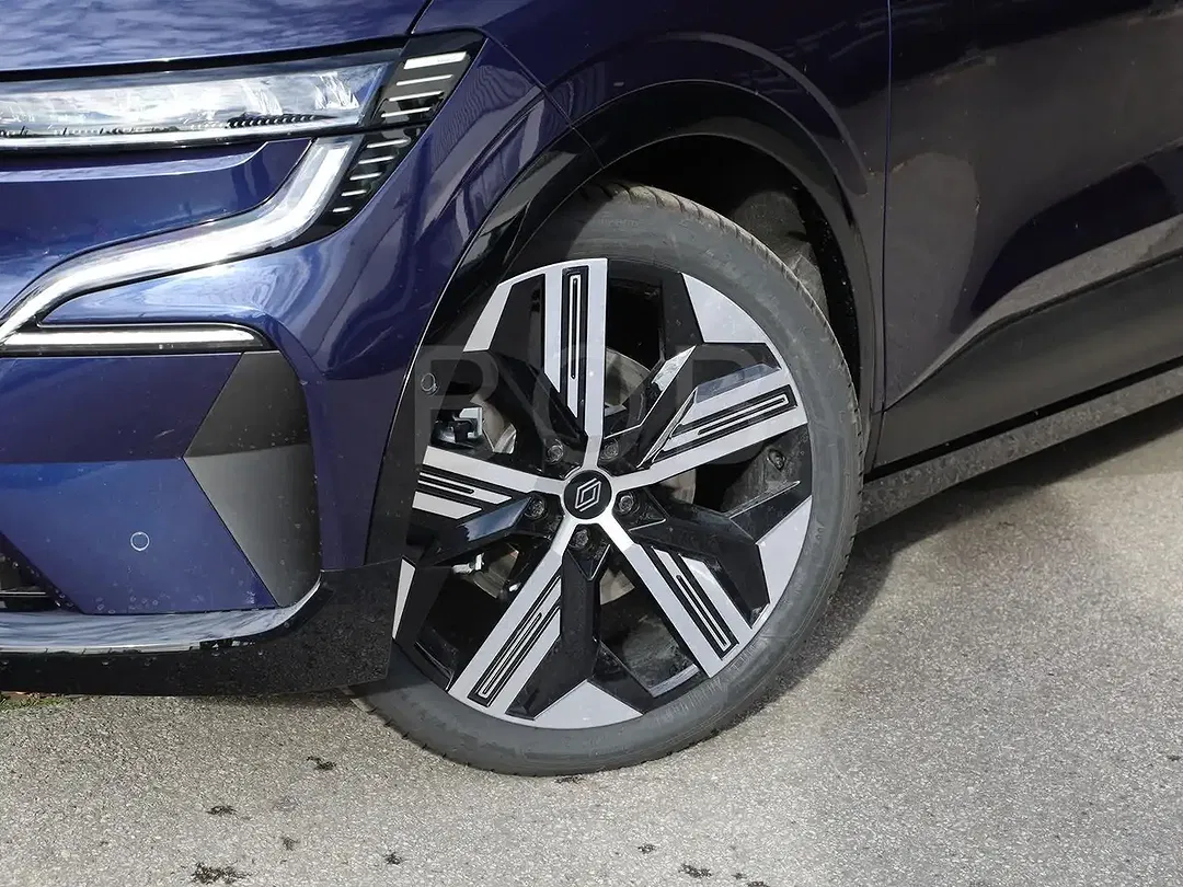 Renault Megane E-Tech - Thumbnail 11