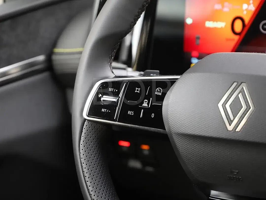 Renault Megane E-Tech - Thumbnail 8