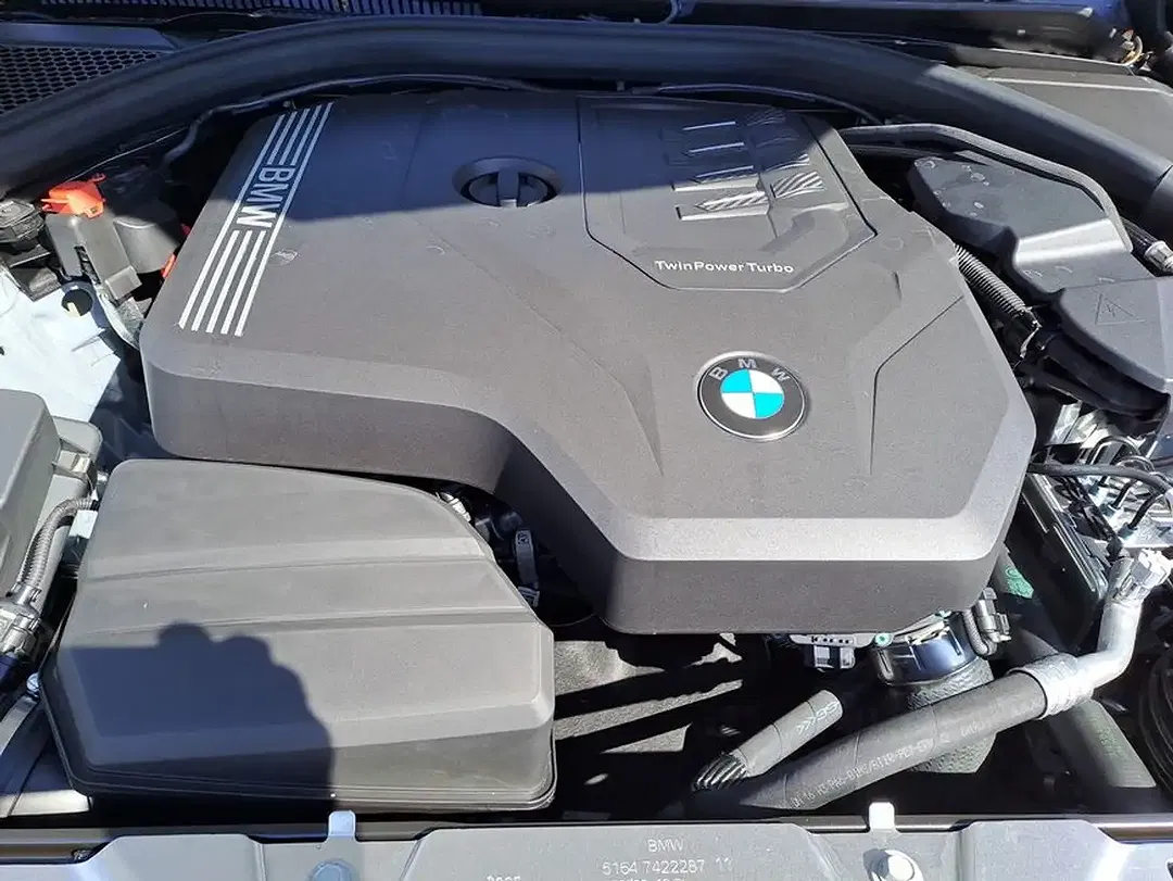 BMW 320 - Thumbnail 9