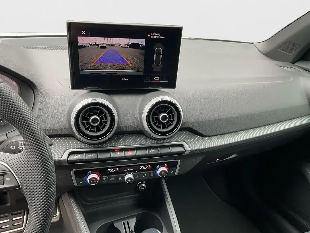 Audi Q2 - Thumbnail 11