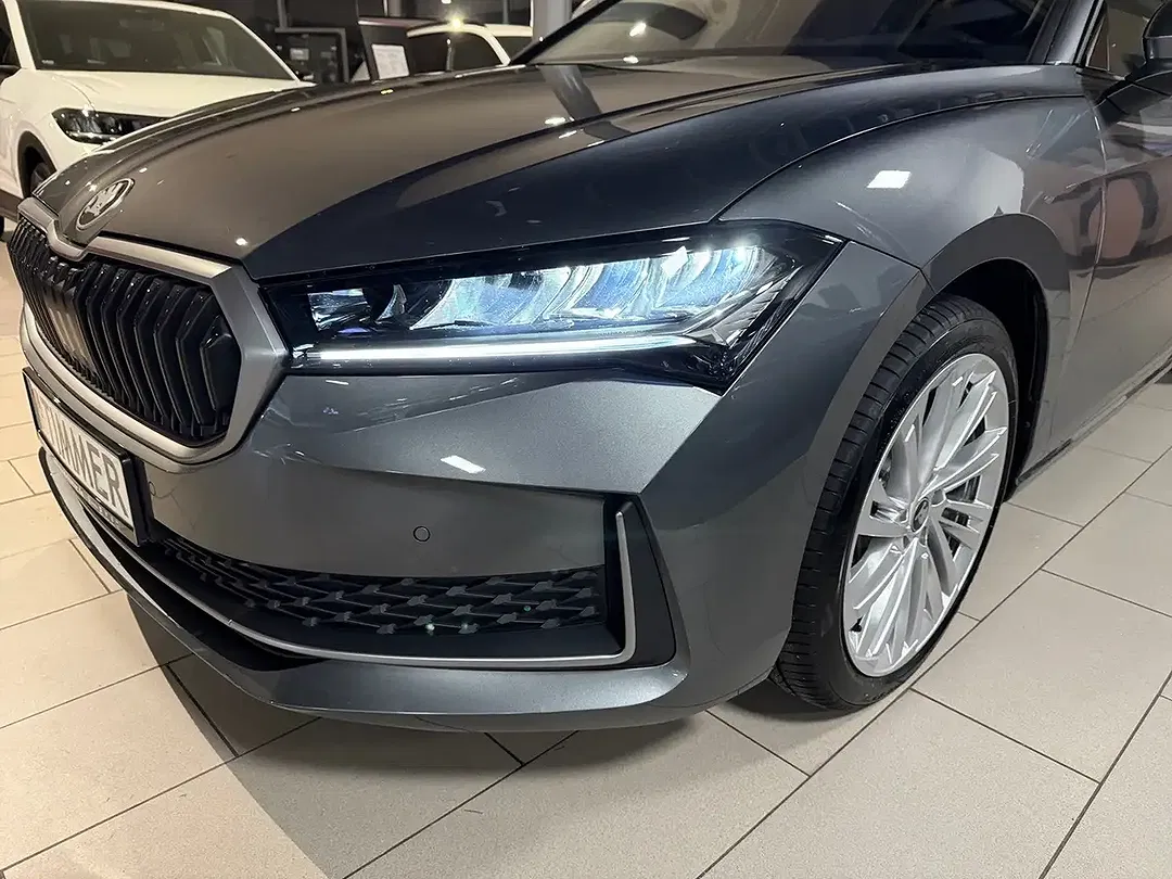 Skoda Superb - Thumbnail 4