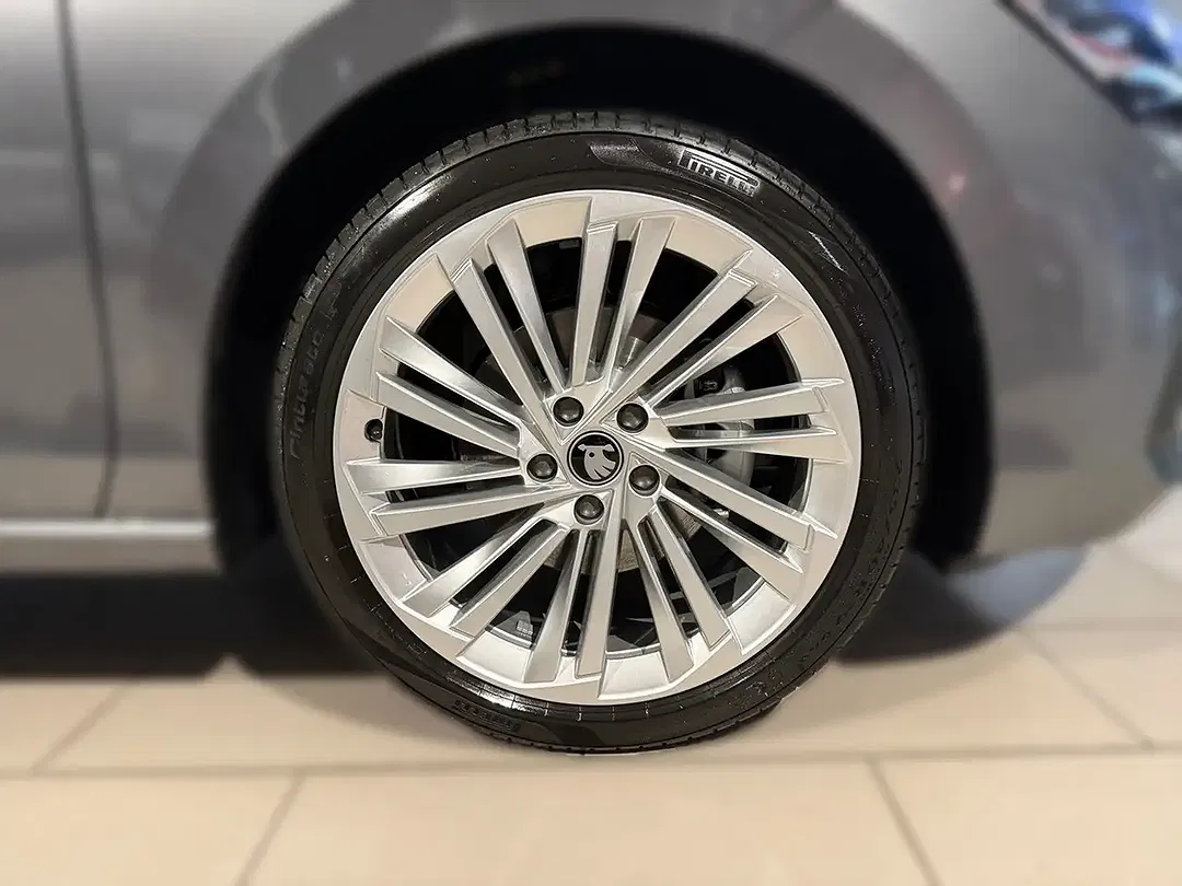 Skoda Superb - Thumbnail 5