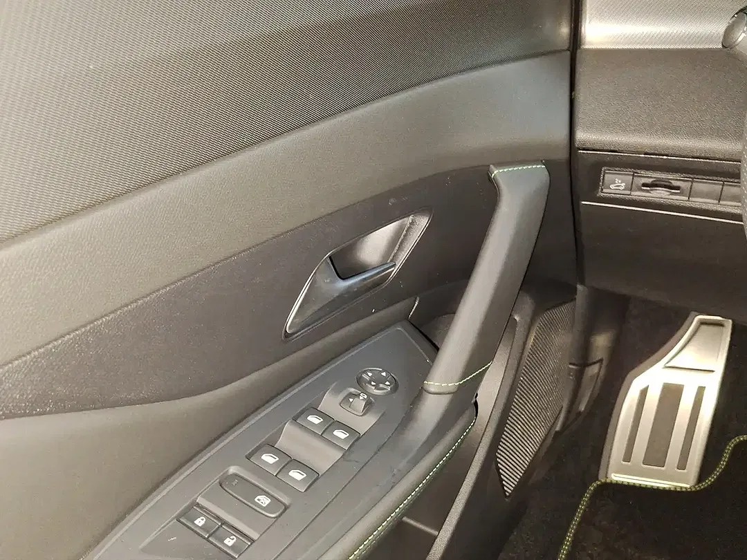 Peugeot 308 - Thumbnail 11