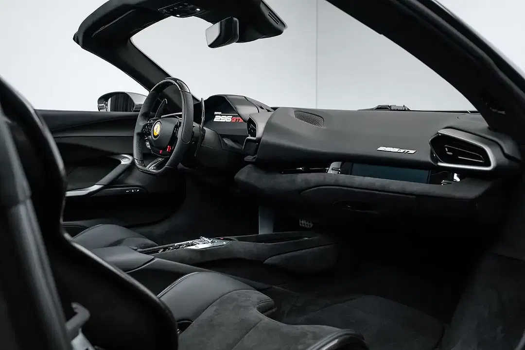 Ferrari 296 GTS - Thumbnail 14