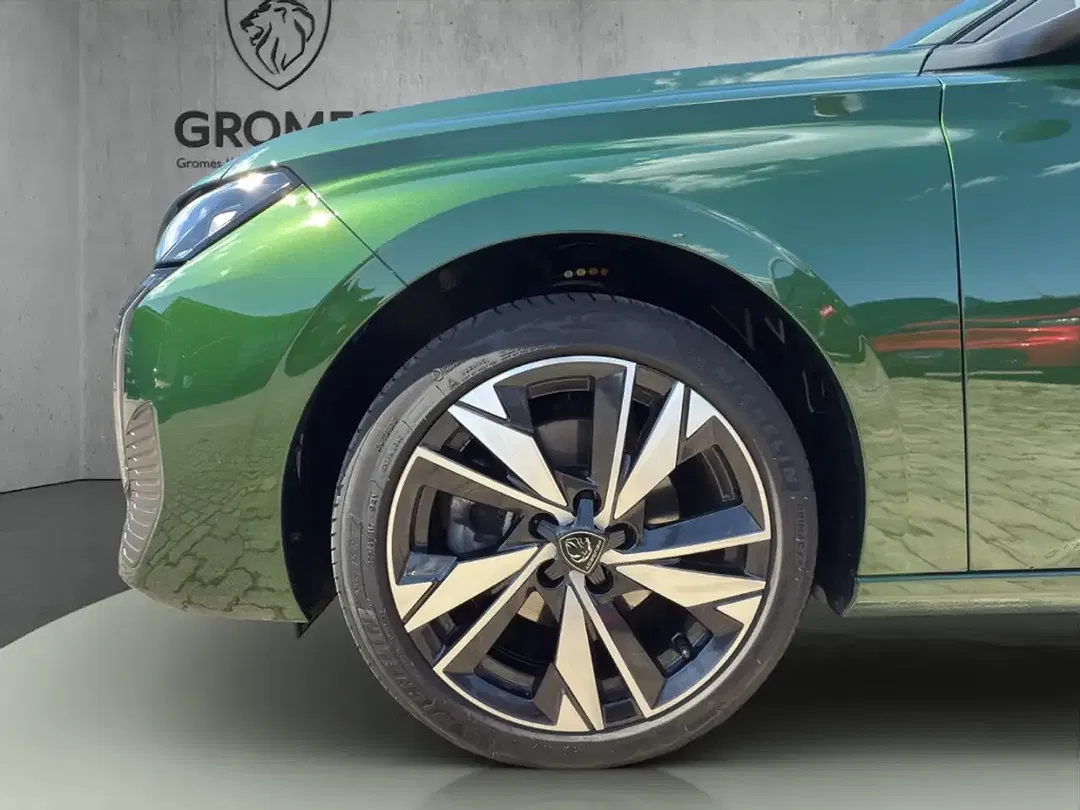 Peugeot 308 - Thumbnail 11