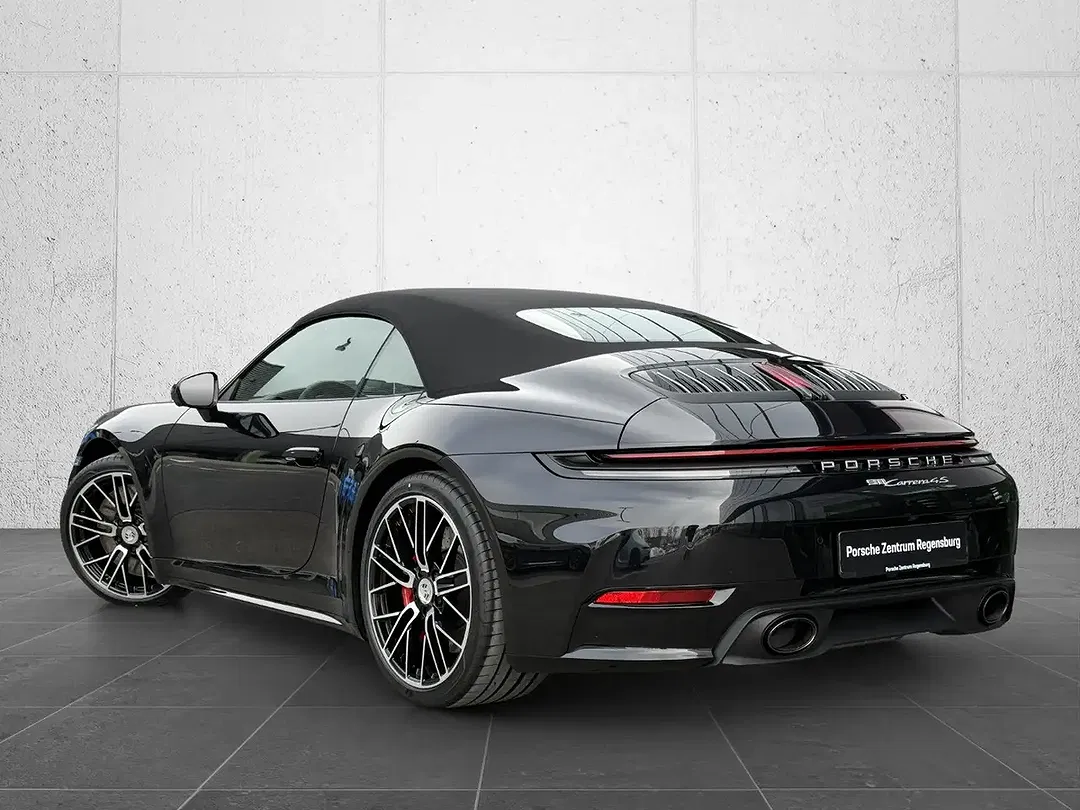 Porsche 992 - Thumbnail 3