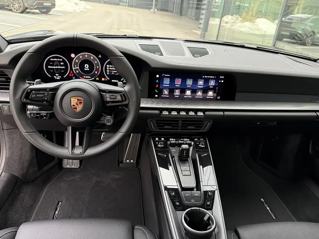 Porsche 992 - Thumbnail 9