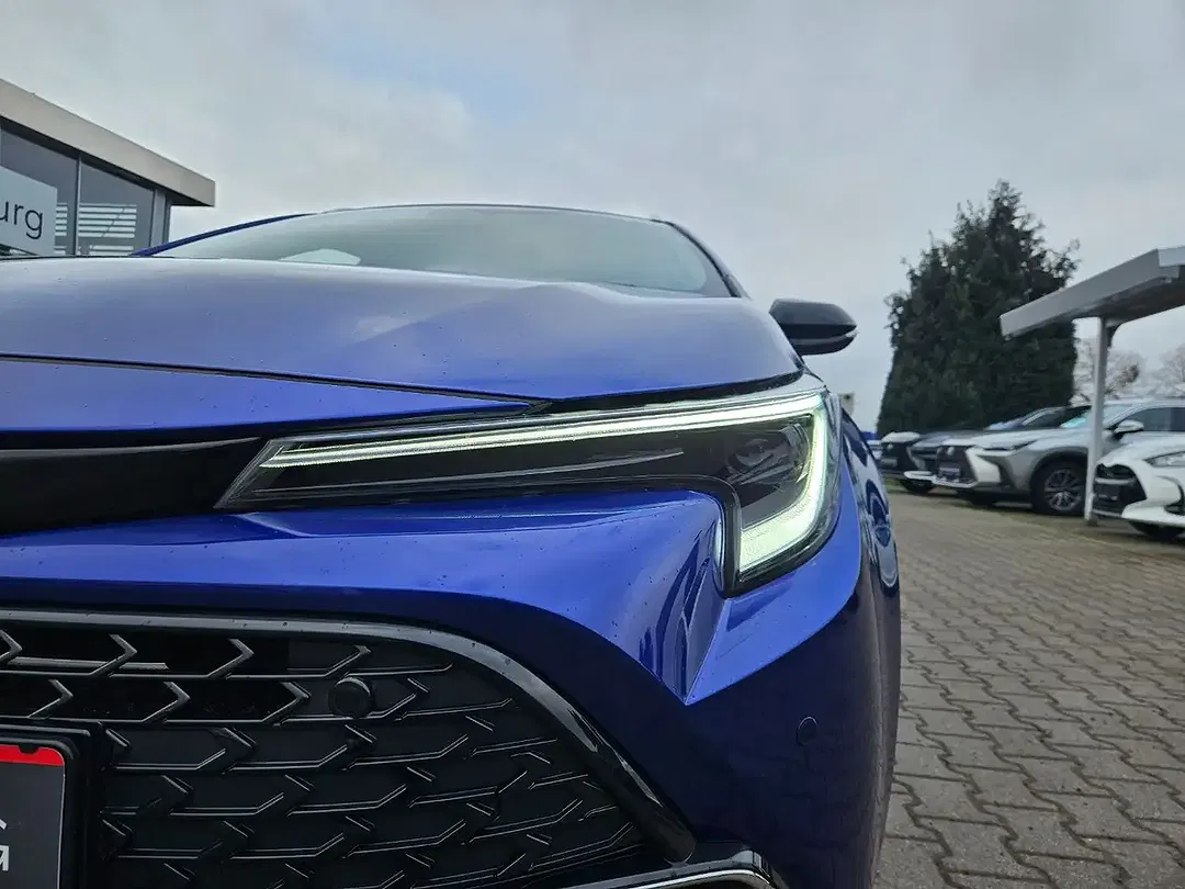 Toyota Corolla - Thumbnail 4