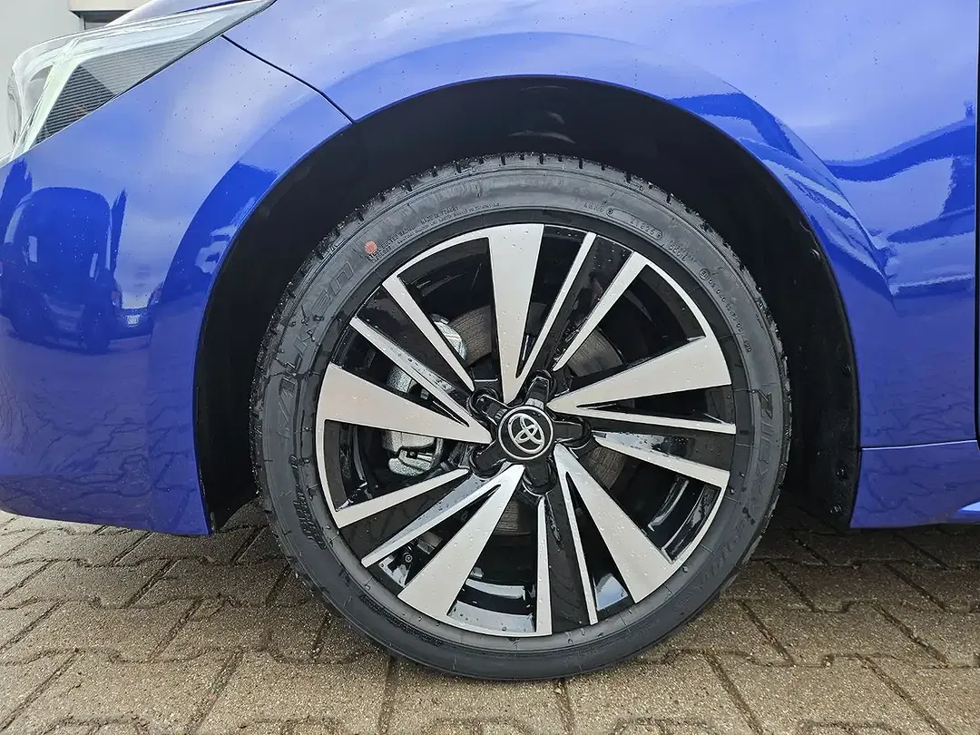 Toyota Corolla - Thumbnail 5