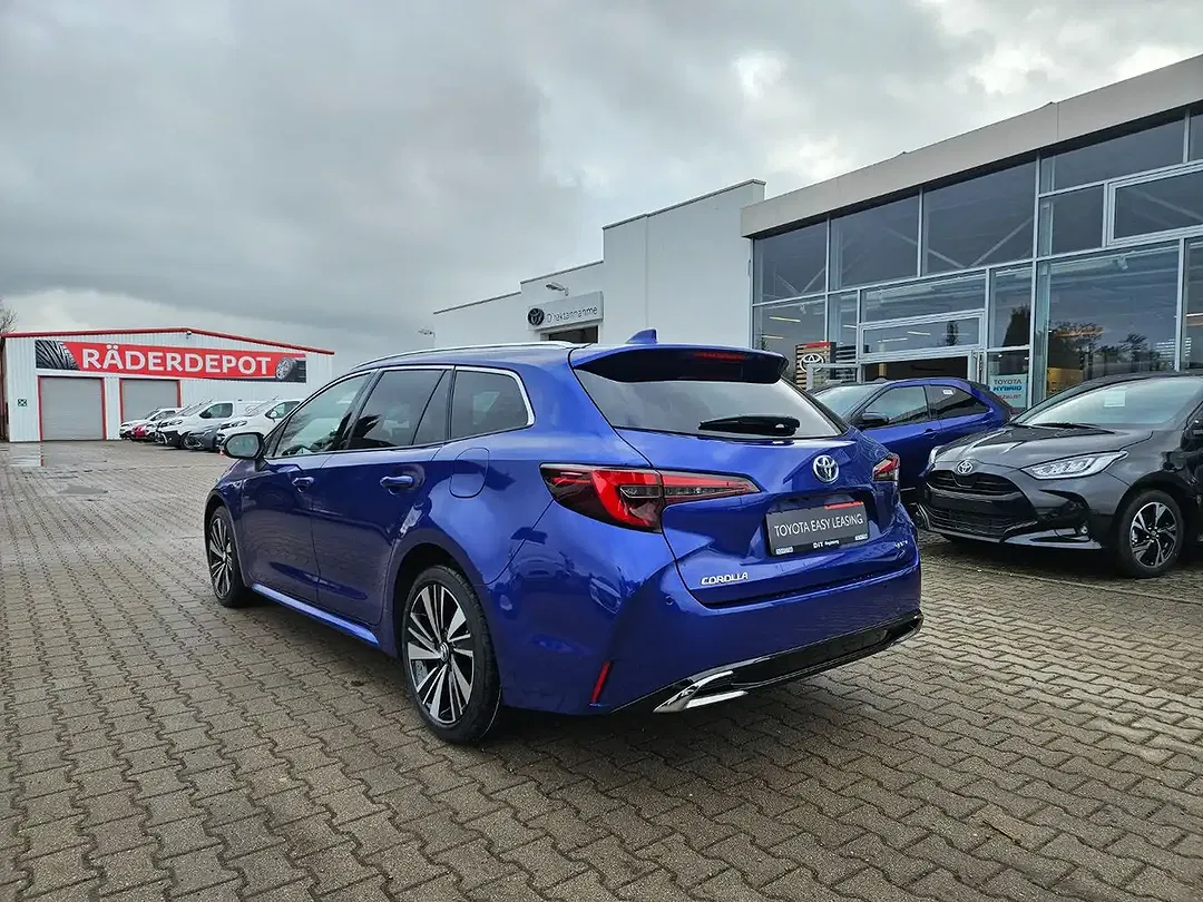 Toyota Corolla - Thumbnail 7
