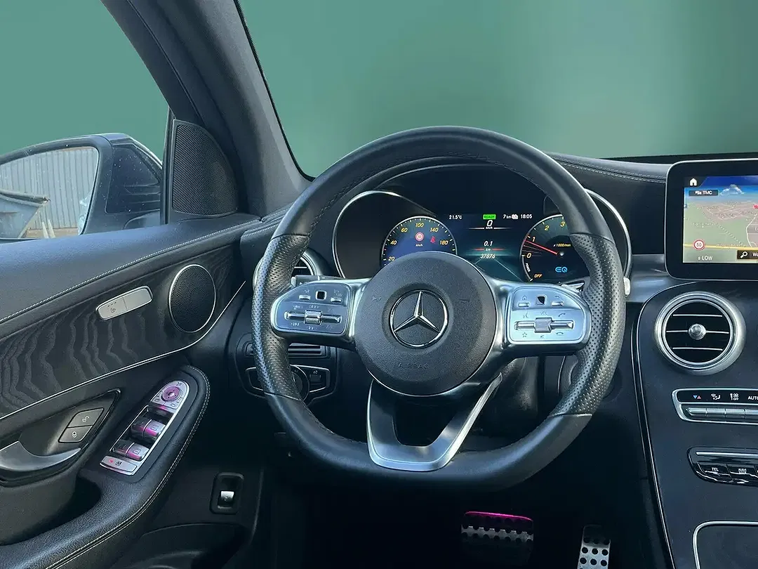 Mercedes-Benz GLC 300 - Thumbnail 11