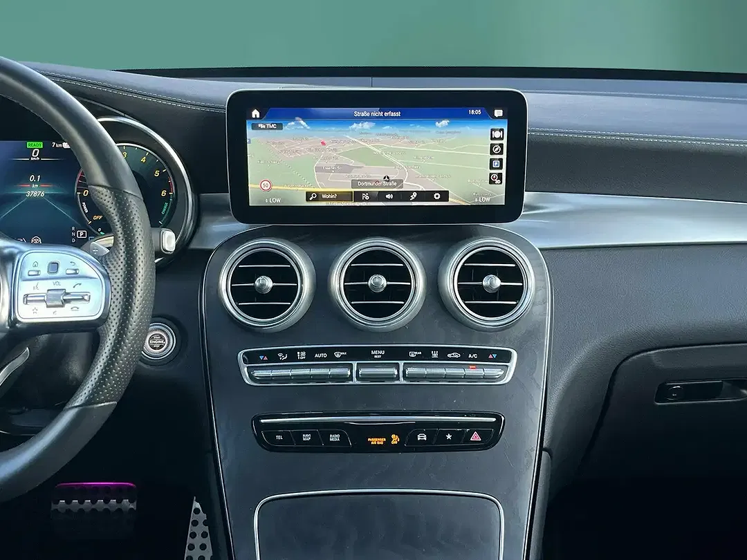 Mercedes-Benz GLC 300 - Thumbnail 12