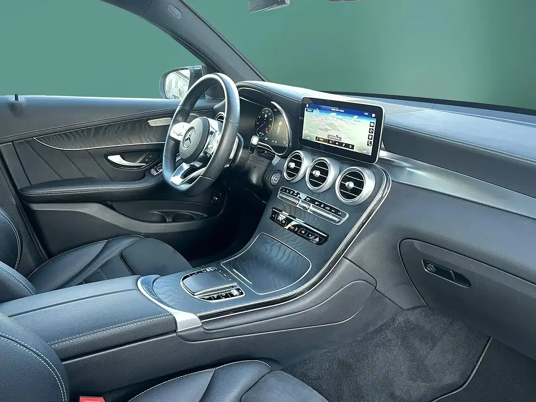 Mercedes-Benz GLC 300 - Thumbnail 13