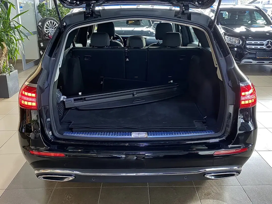 Mercedes-Benz E 300 - Thumbnail 6