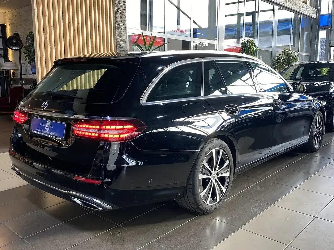 Mercedes-Benz E 300 - Thumbnail 8