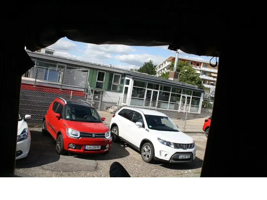Suzuki Jimny - Thumbnail 12
