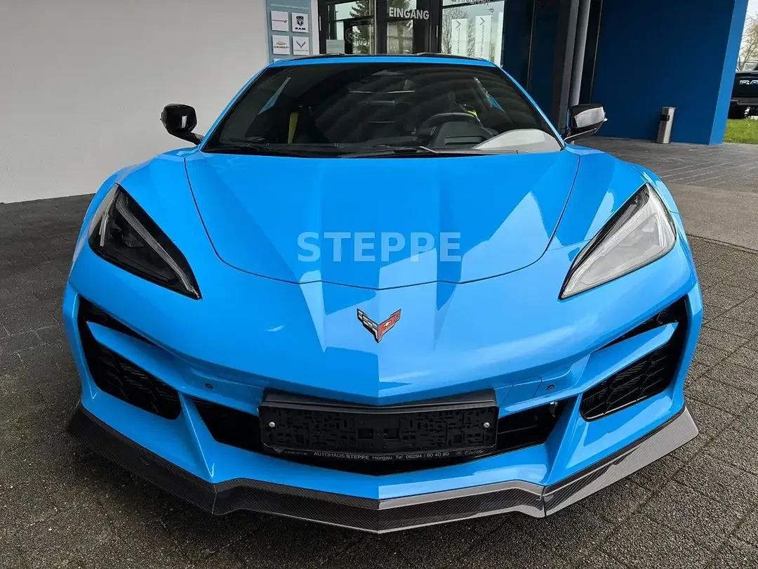 Corvette C8 - Thumbnail 2