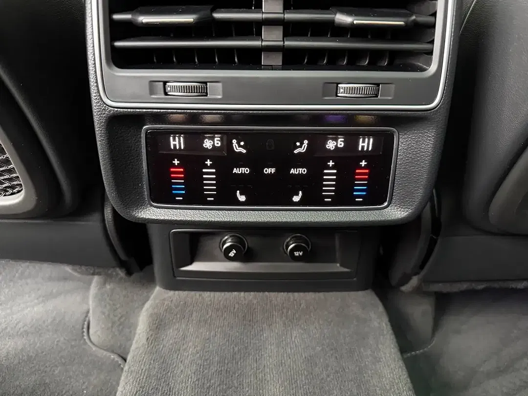 Audi SQ7 - Thumbnail 14