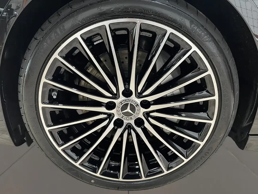 Mercedes-Benz C 300 - Thumbnail 8