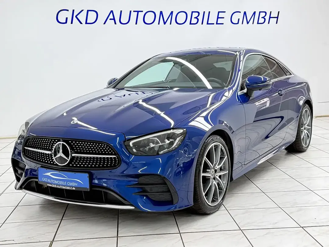 Mercedes-Benz E 220 - Thumbnail 1
