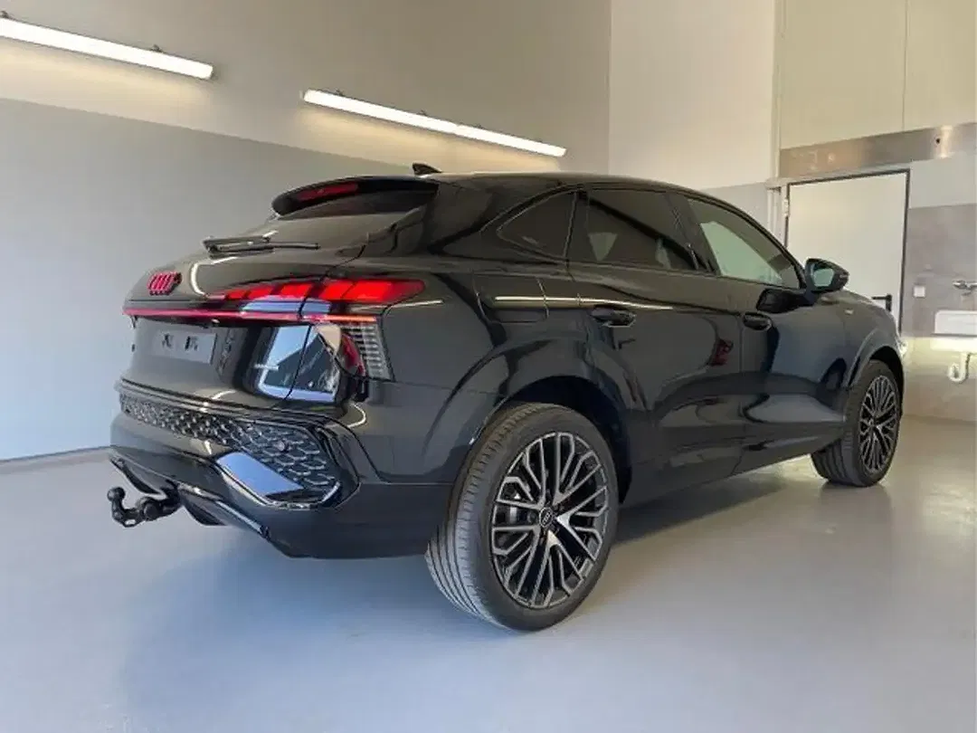 Audi Q3 - Thumbnail 4