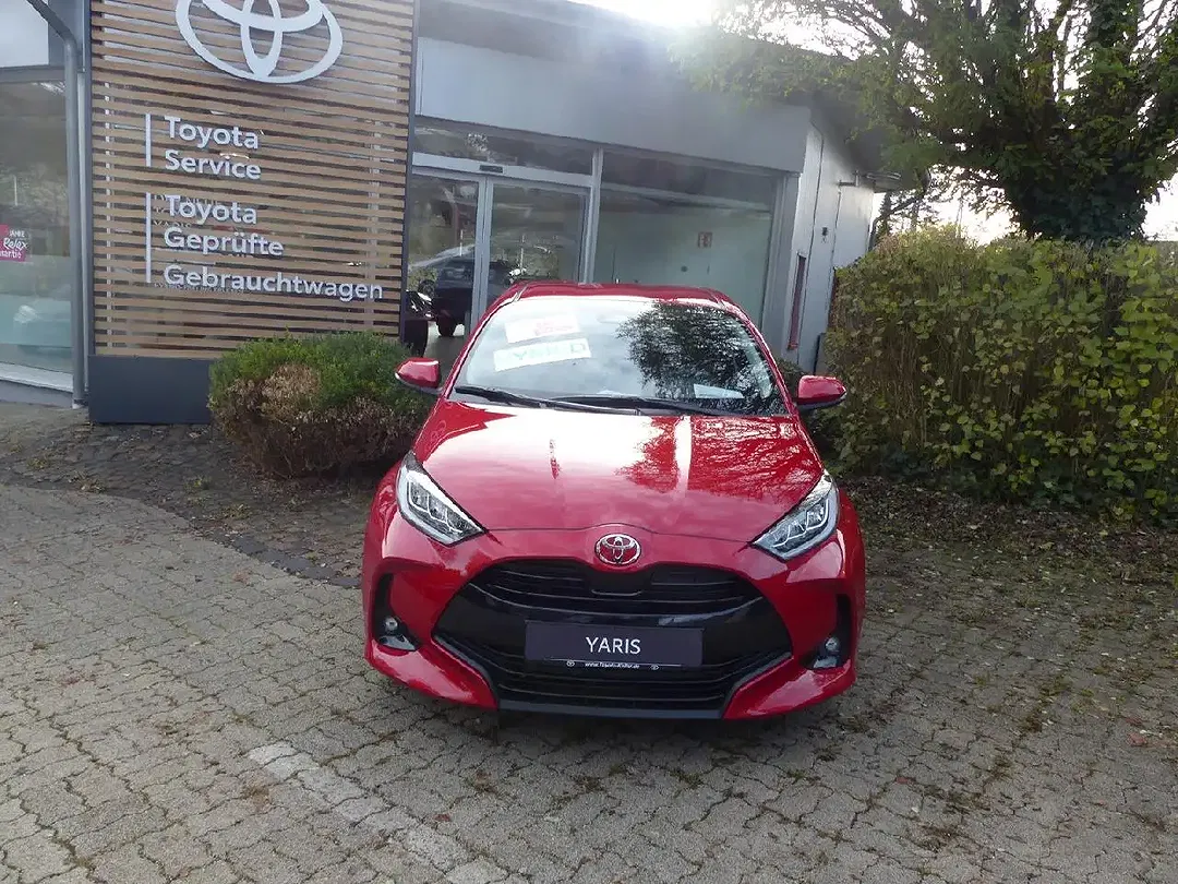 Toyota Yaris - Thumbnail 2