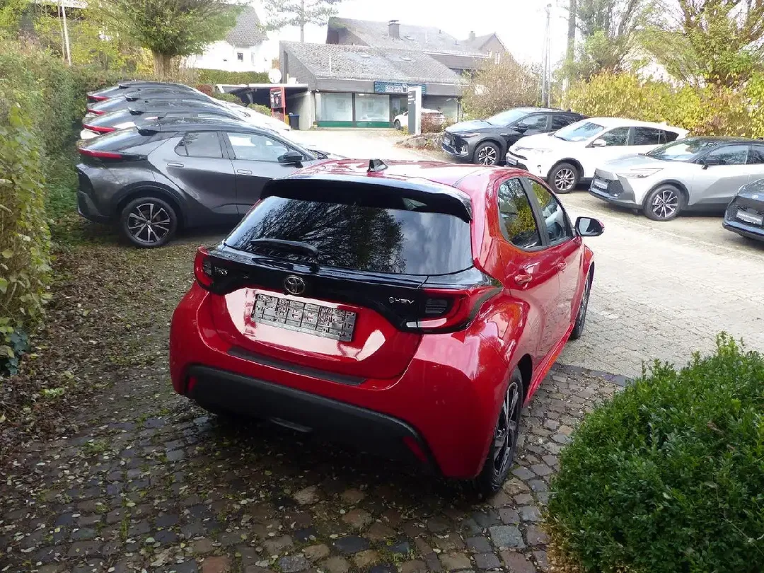 Toyota Yaris - Thumbnail 4