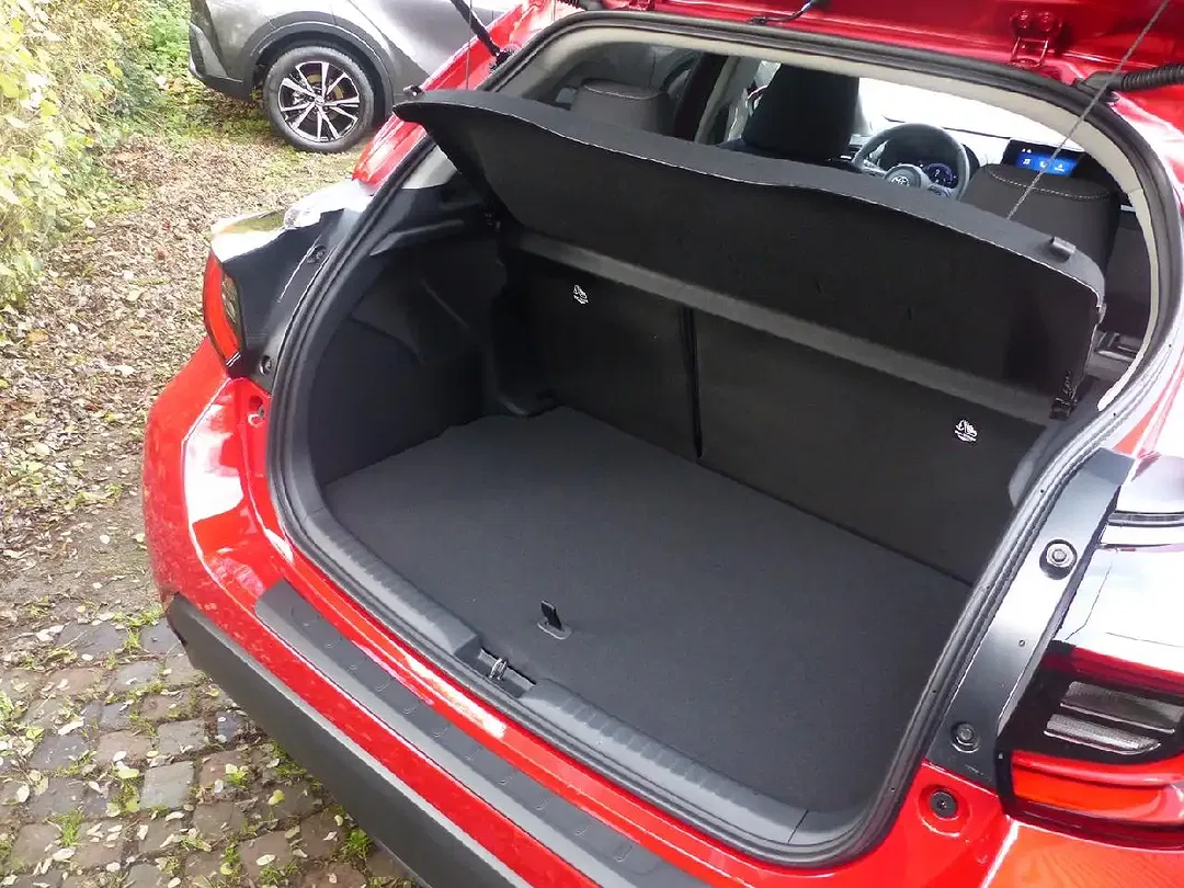 Toyota Yaris - Thumbnail 5