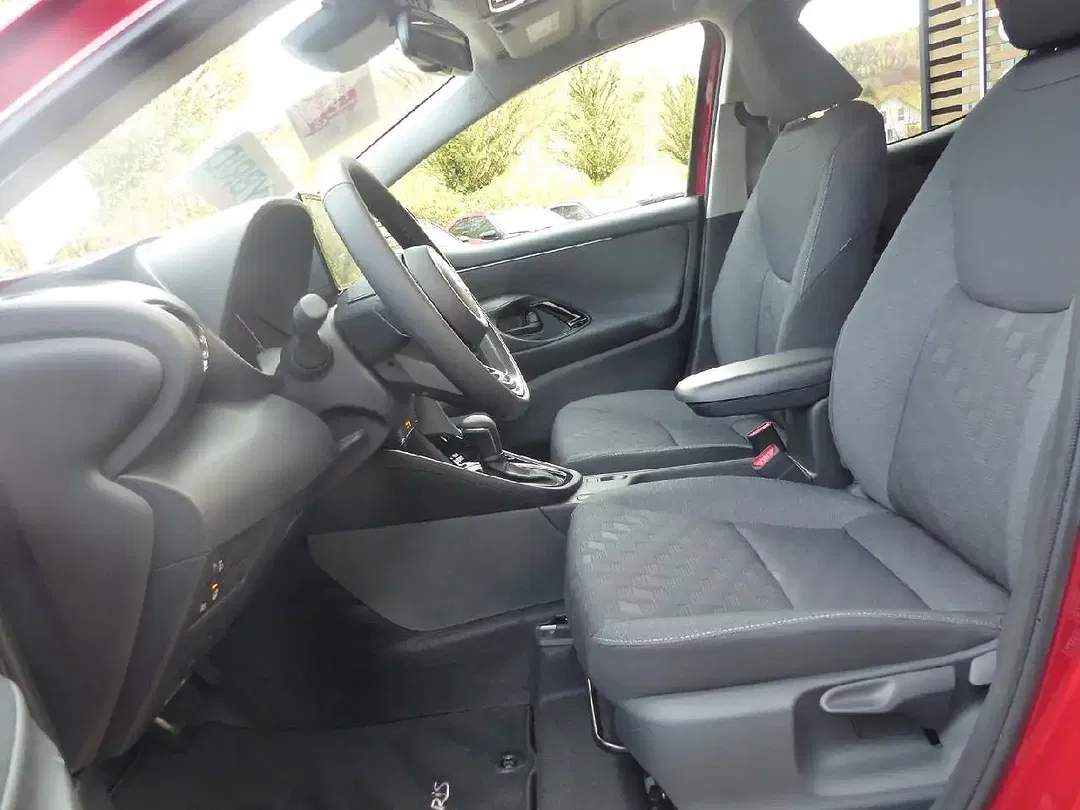 Toyota Yaris - Thumbnail 7