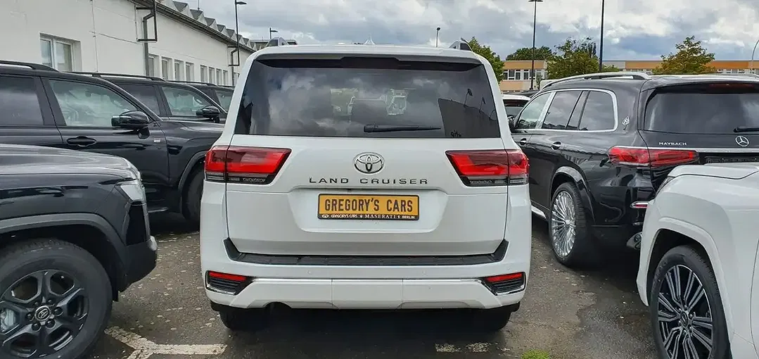 Toyota Land Cruiser - Thumbnail 8