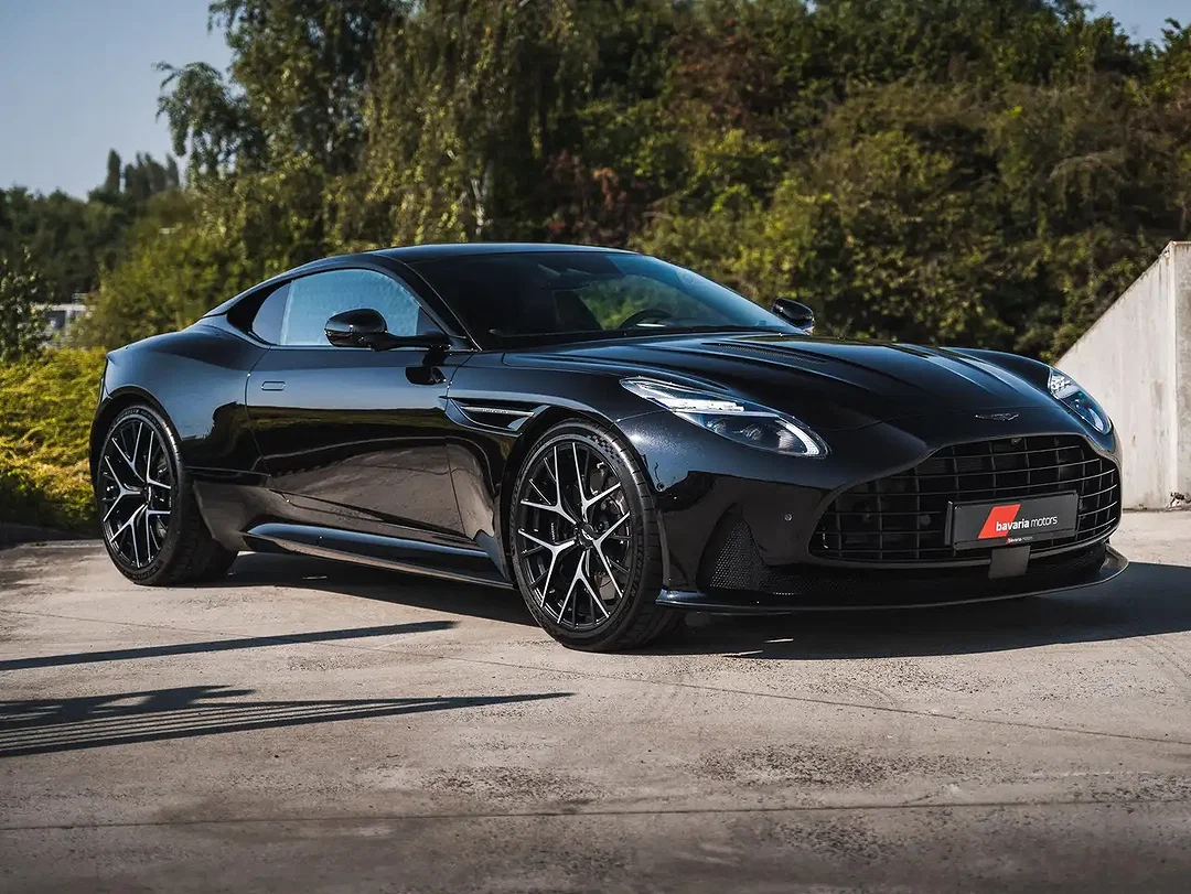 Aston Martin DB12 - Afbeelding 1