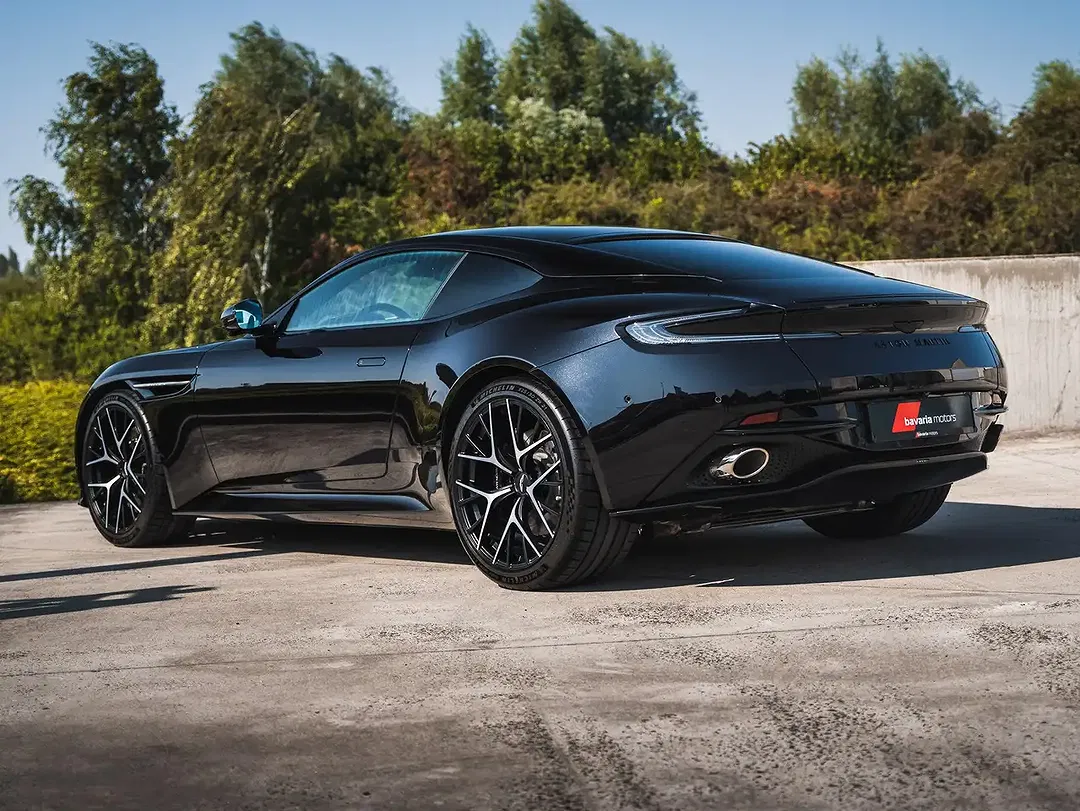 Aston Martin DB12 - Thumbnail 11