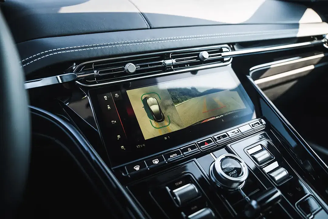 Aston Martin DB12 - Thumbnail 15