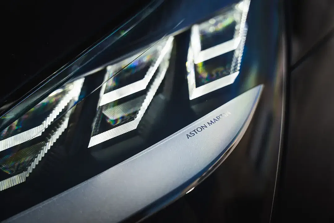 Aston Martin DB12 - Thumbnail 6
