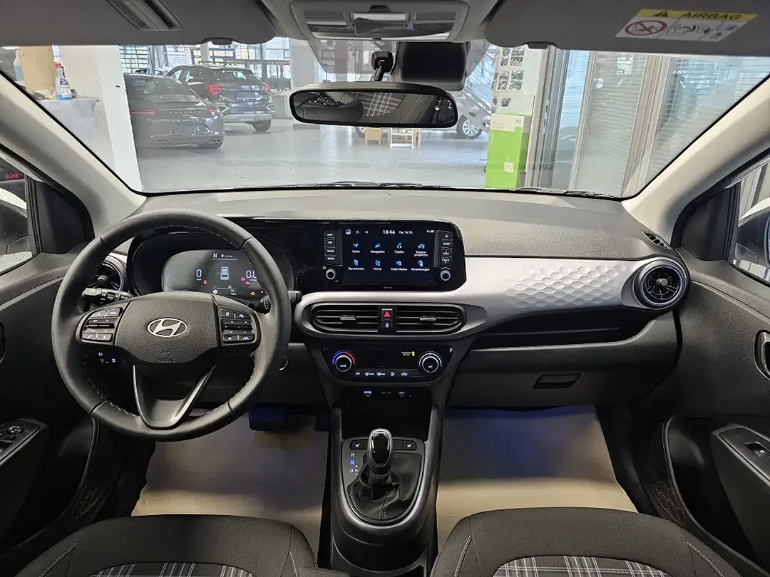 Hyundai i10 - Thumbnail 9
