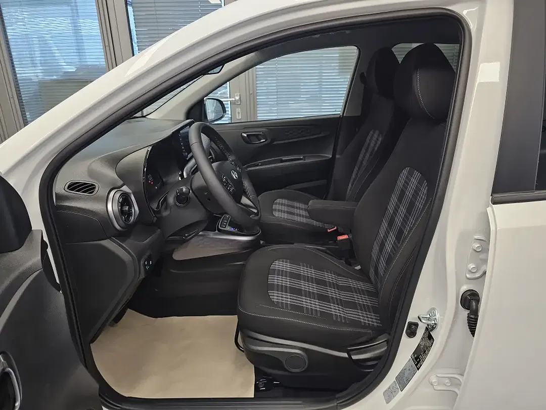 Hyundai i10 - Thumbnail 30