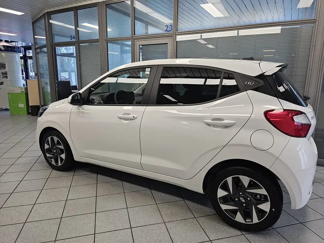 Hyundai i10 - Thumbnail 32