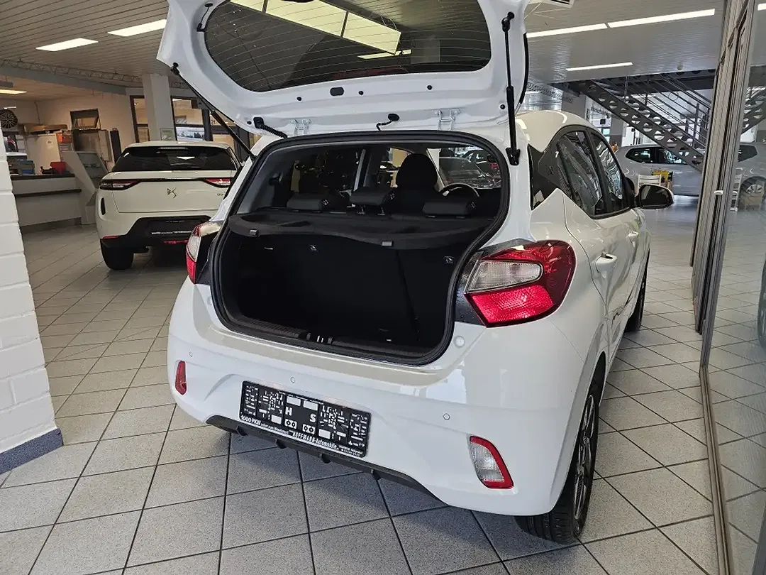Hyundai i10 - Thumbnail 3