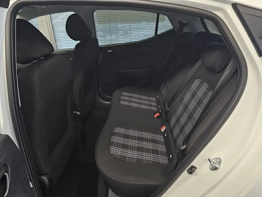Hyundai i10 - Thumbnail 6