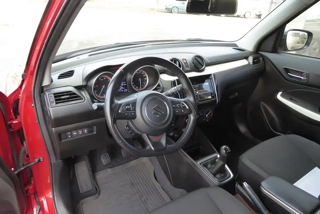 Suzuki Swift - Thumbnail 11