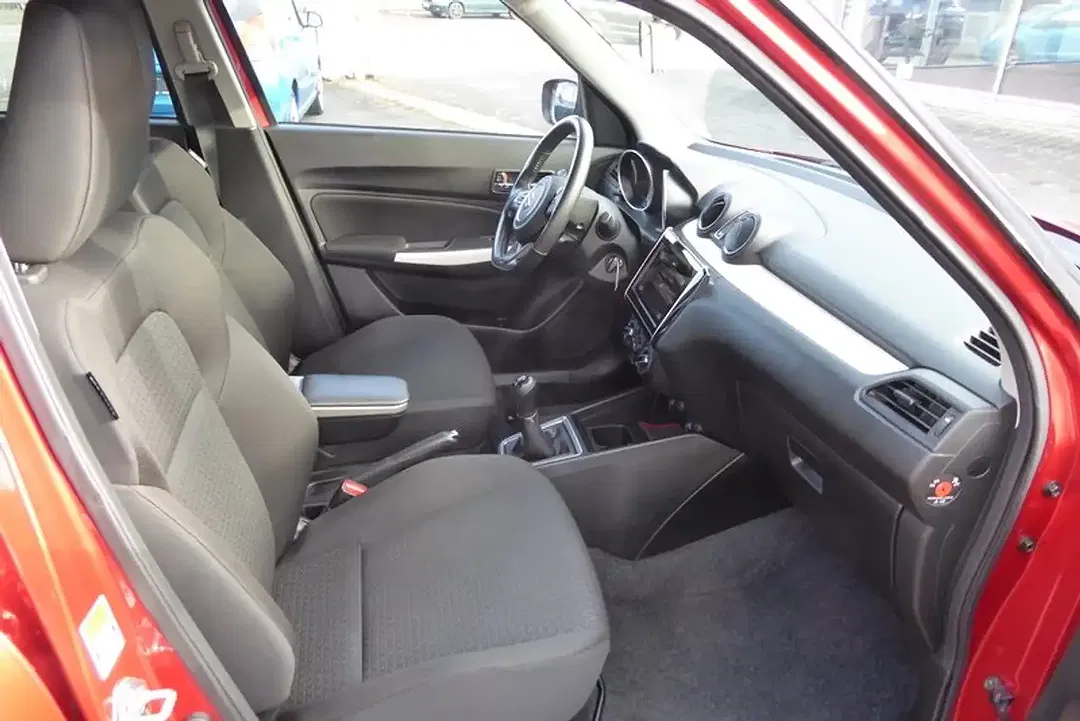 Suzuki Swift - Thumbnail 12