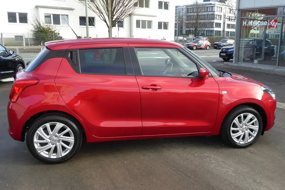 Suzuki Swift - Thumbnail 4