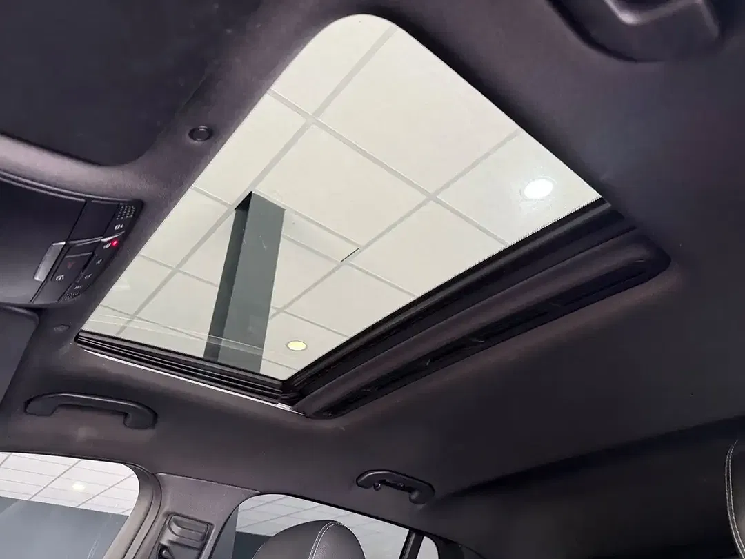 Mercedes-Benz EQC 400 - Thumbnail 10