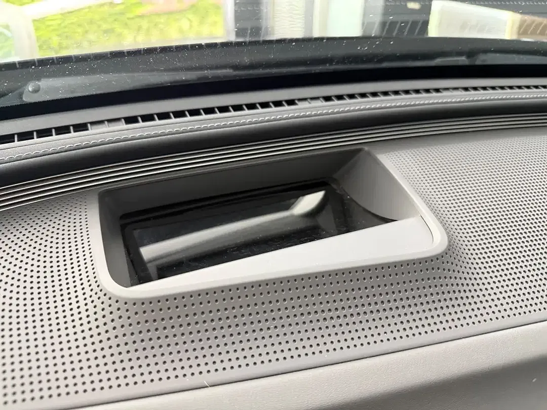 Mercedes-Benz EQC 400 - Thumbnail 12