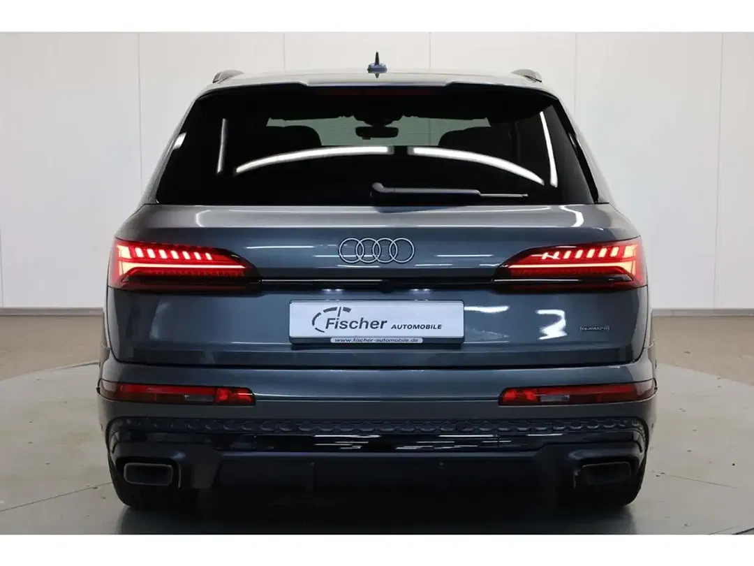 Audi Q7 - Thumbnail 5